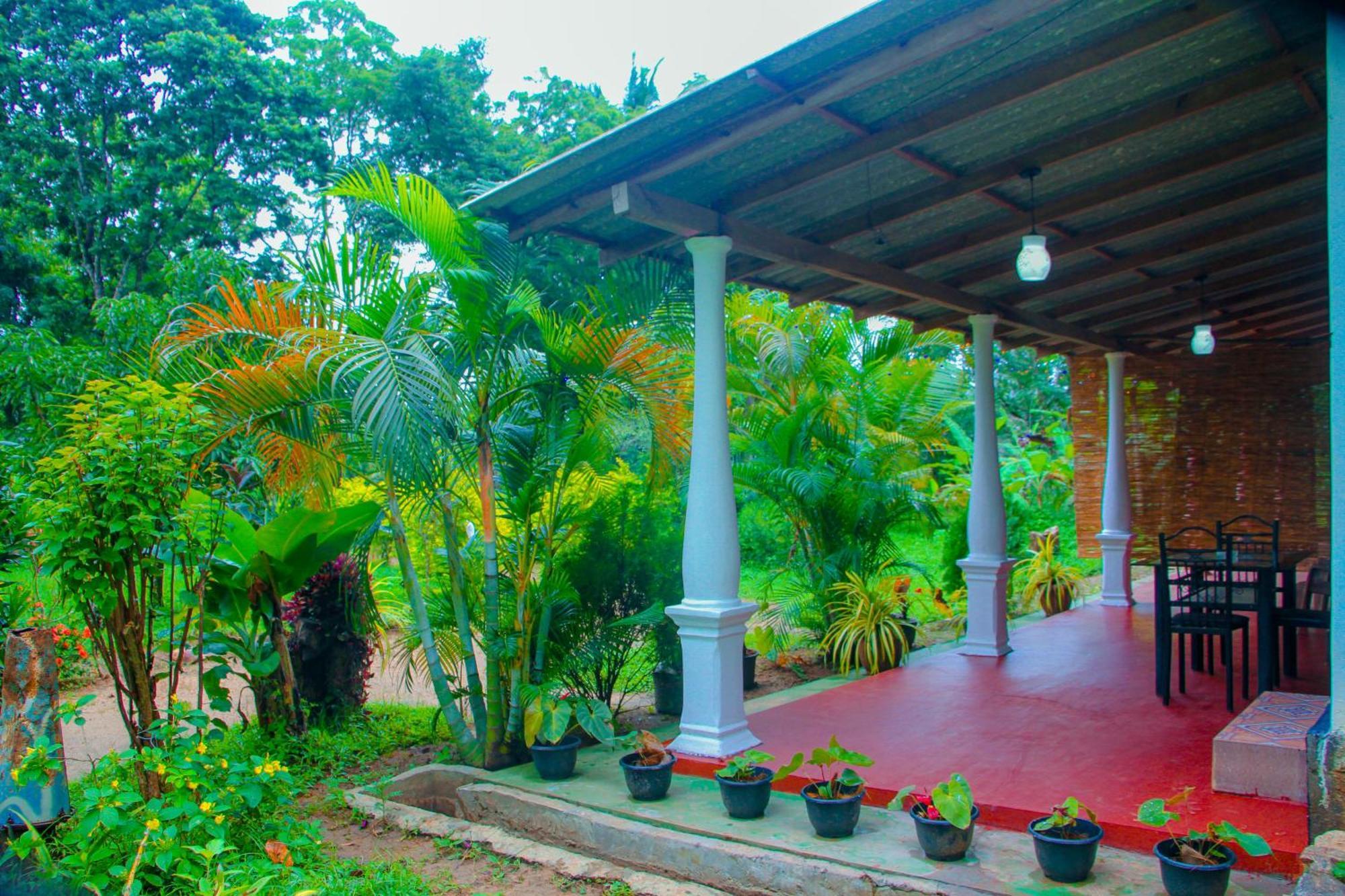 Chanaka Holiday Inn Sigiriya Exteriér fotografie